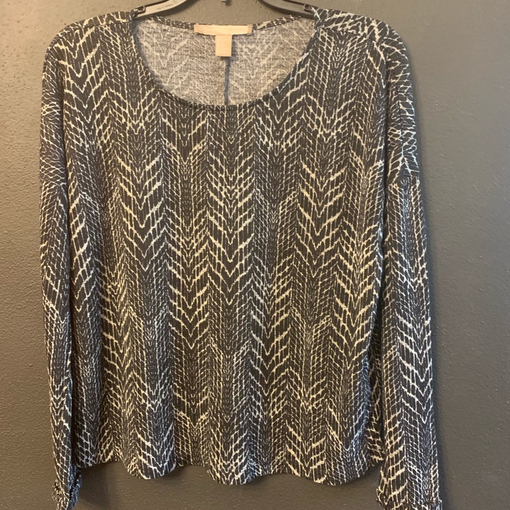 Lightweight sweater